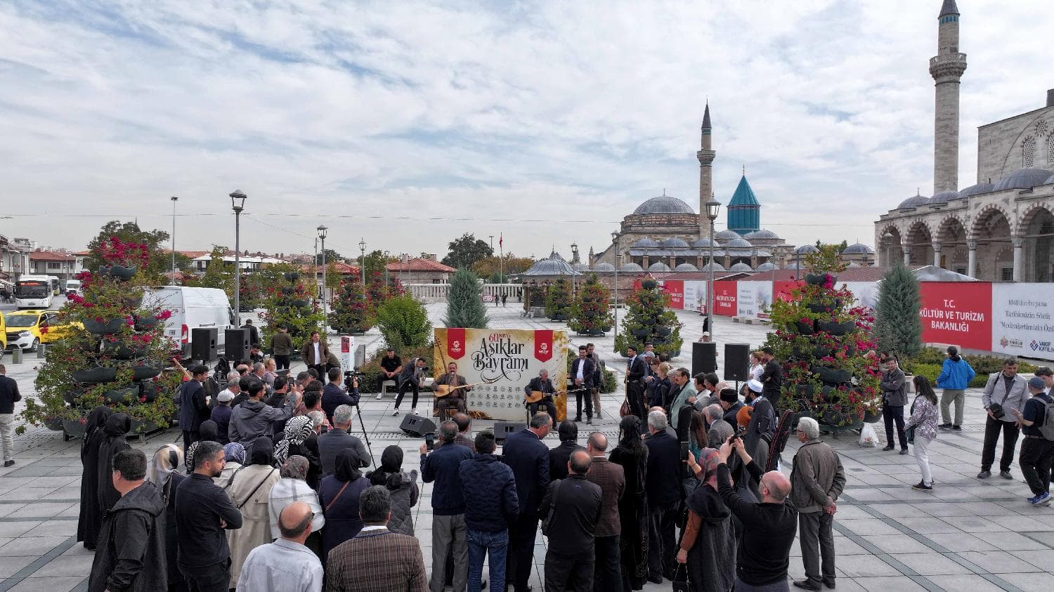 60. Konya Âşıklar Bayramı Karatay'da Başladı: 5 Ülkeden 60 Ozan Katılıyor