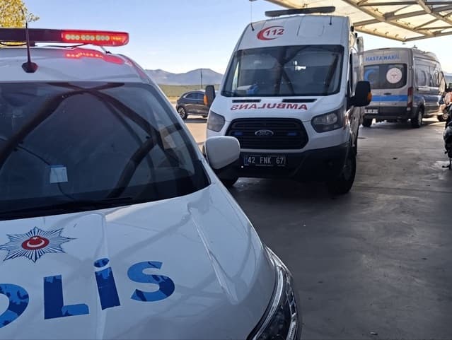 Beyşehir'de 2. Kattan Düşen Yaşlı Kadın Hastaneye Kaldırıldı