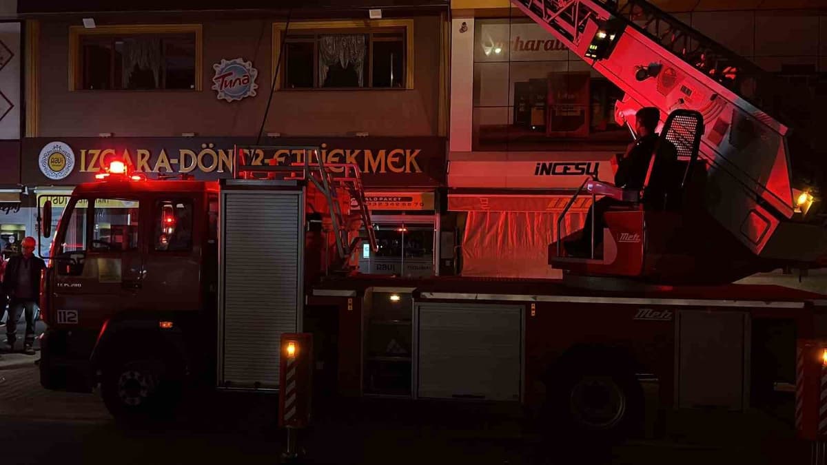 Karatay'da Etli Ekmek Fırınının Bacasında Yangın Çıktı