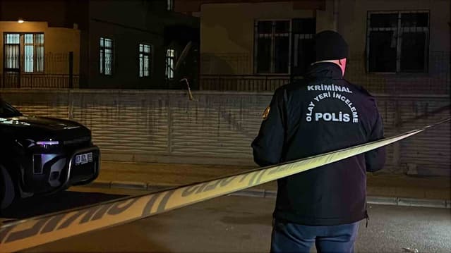 Konya'da Boşanma Aşamasındaki Eşini Sokak Ortasında Silahla Yaraladı