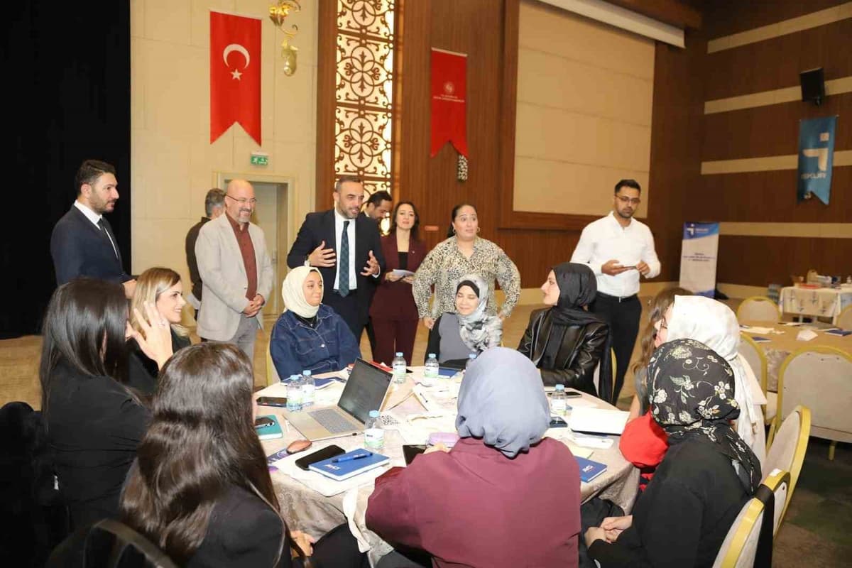 Konya'da Gençlerin İş Dünyasından Beklentileri Masaya Yatırıldı