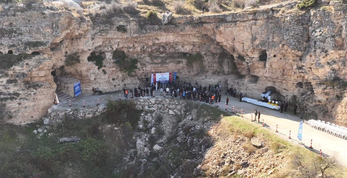 Selçuklu Akpınar'daki Doğal Mağaralarda Geleneksel Peynir Hasadı Yapıldı