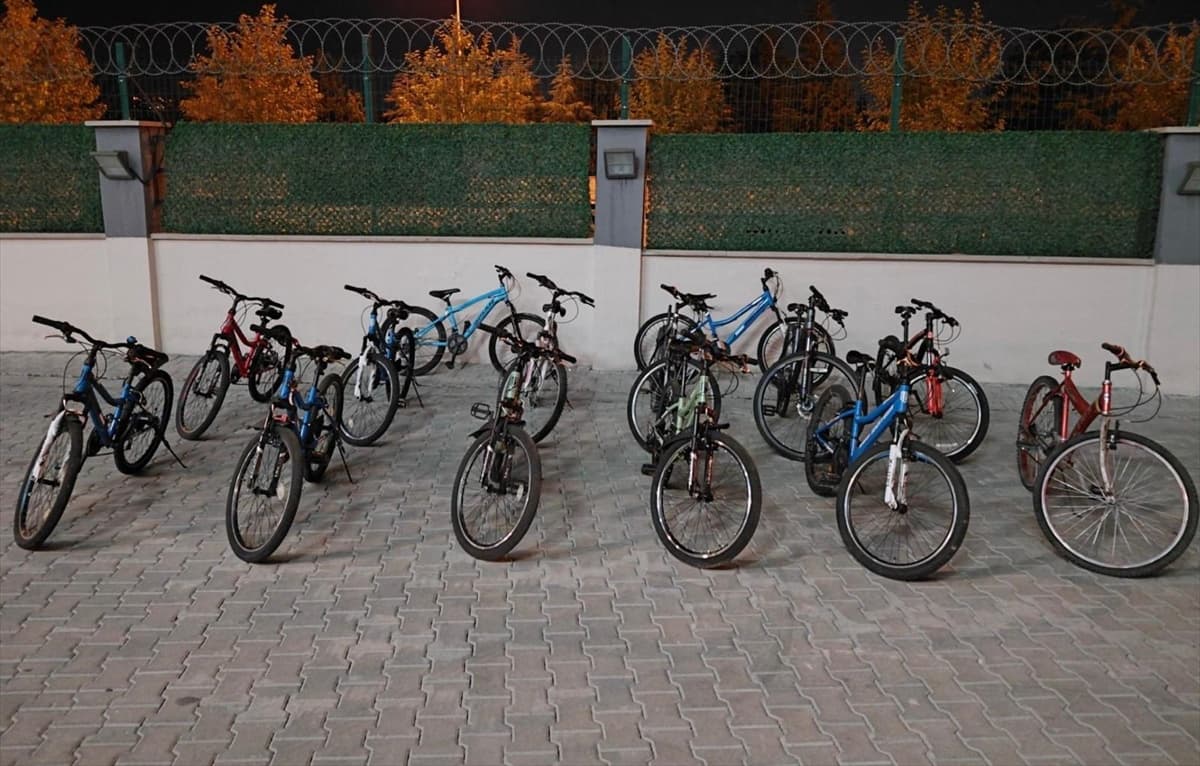 Selçuklu'da Bisiklet Hırsızlığı Operasyonu: 8 Zanlı Tutuklandı