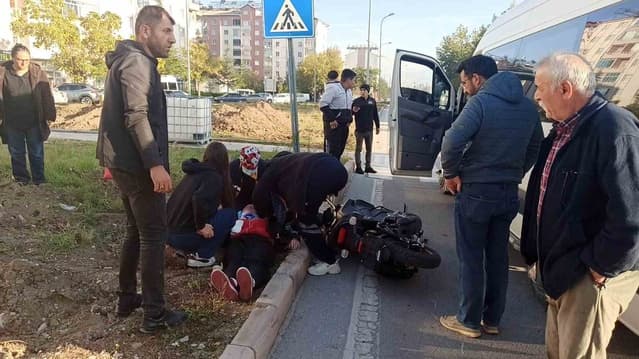 Seydişehir'de Minibüs ile Motosiklet Çarpıştı: 1 Yaralı